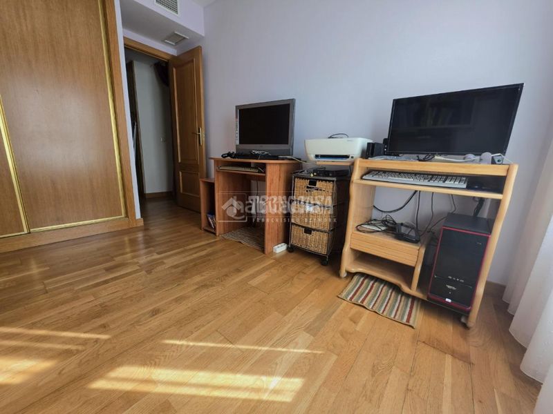 Foto dd3d552c-4abe-42c3-bed6-1a254920cf51. Piso  en venta en El Bercial Getafe