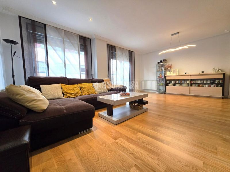 Foto dae061f3-3c98-42ec-87d1-7021f8b4a10a. Piso  en venta en El Bercial Getafe