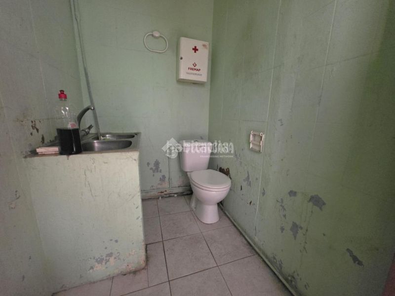 Foto ff46d2bf-7bd4-4528-b001-3963de8a228d. Local comercial a El Bercial Getafe