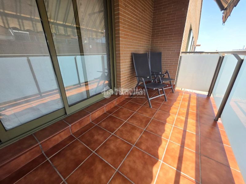 Foto 36a73678-54d7-4381-9678-5c15e5f403e6. Pis amb calefacció aparcament piscina a El Bercial Getafe