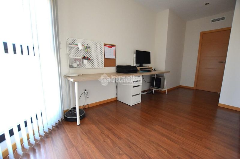 Foto f510fe71-9c59-4b02-ba0f-64c24955f37d. Piso  en venta en El Bercial Getafe