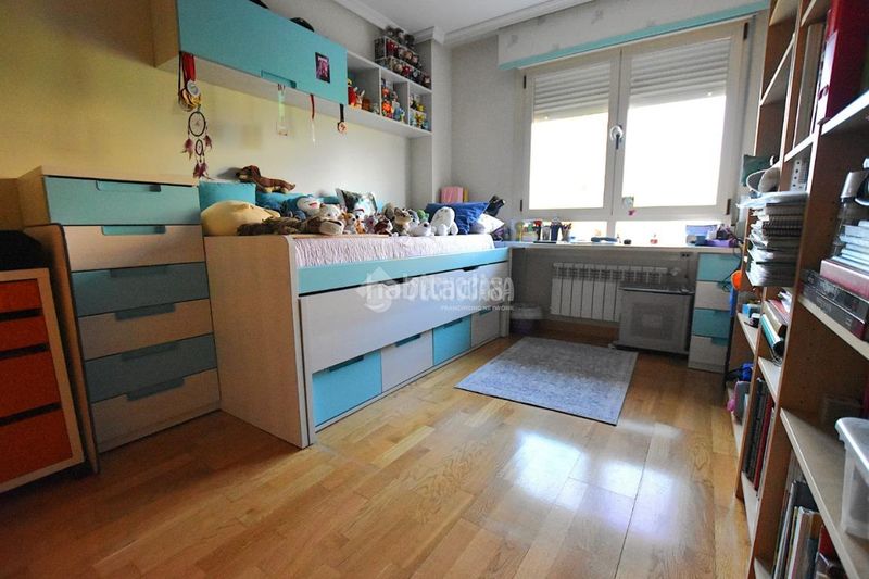 Foto 068d2d20-8454-4ae6-b7d0-50d6fb5c1d2c. Piso  en venta en El Bercial Getafe