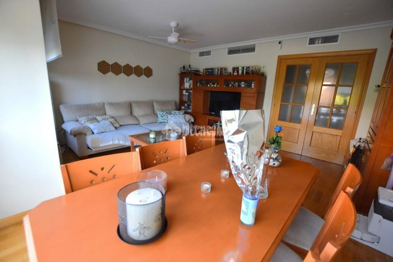 Foto 1f12134d-c7fb-4f13-ae41-33b3f0cb497c. Piso  en venta en El Bercial Getafe