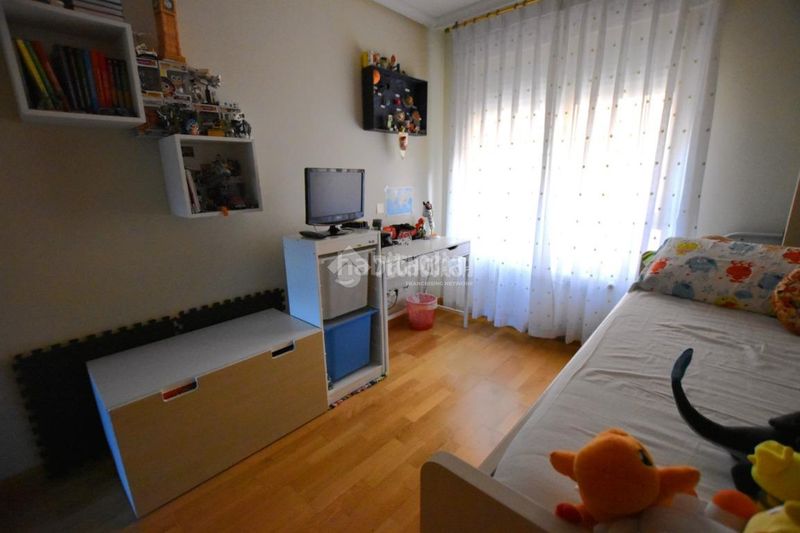 Foto b6af308c-e0f3-4912-9dc8-8d7cba4db2e9. Piso  en venta en El Bercial Getafe