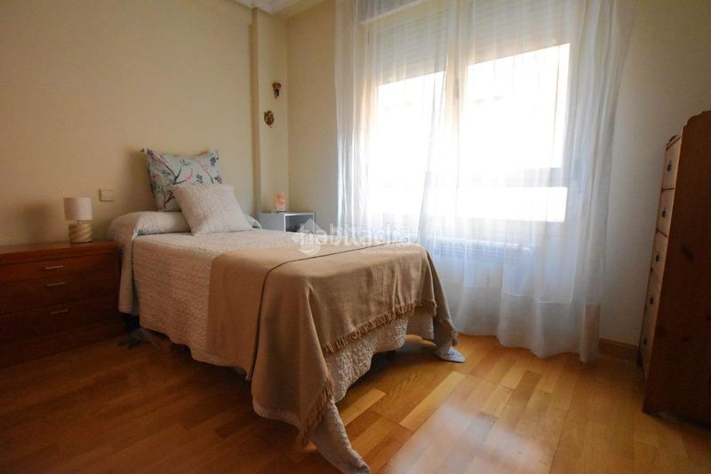 Foto c877821c-ab78-41c3-ac76-d921f0ab10a0. Piso  en venta en El Bercial Getafe