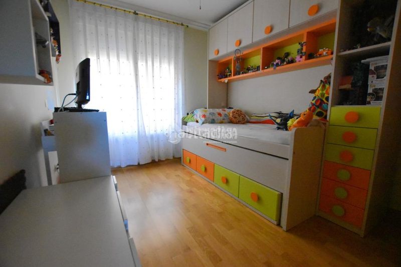 Foto e883eaa3-3e1f-4112-915c-95ae0d24f949. Piso  en venta en El Bercial Getafe
