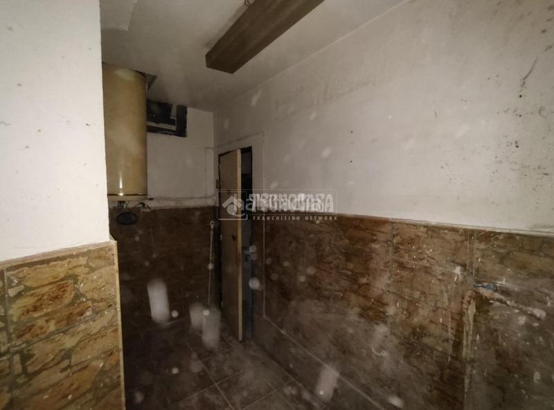 Foto 90d4d263-edb2-4223-b85f-671574315ede. Local commercial dans Benalúa Alicante