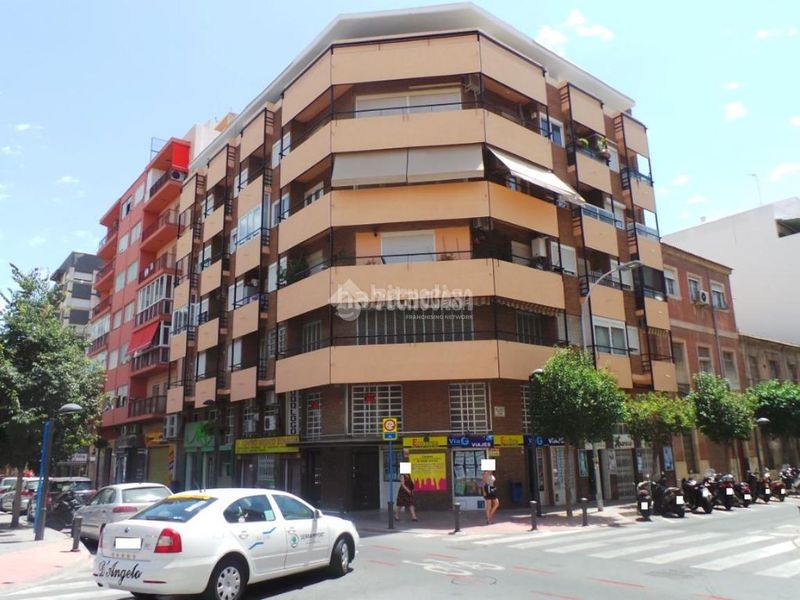 Foto f45e9379-0ae1-492d-9470-32f2c81dab50. Pis a Benalúa Alicante