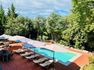 Casa a Carrer lleopard 3. Casa independiente en venta en sils (girona), con piscina, jardí