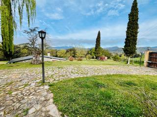 Masia a Disseminat afores 68. Finca con masa, tres viviendas independientes e instalaciones e