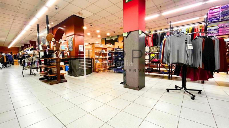 Foto 0fd30d29-67c0-4502-b7b4-f414f15bbcb9. Local comercial a Manlleu