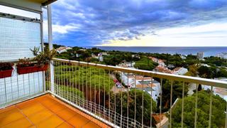 Appartement à Los Pinos-Politur. Apartamento con vistas al mar y licencia turística