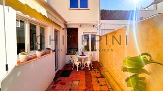 Reihenhaus in Centre. Casa de pueblo con suelos hidráulicos