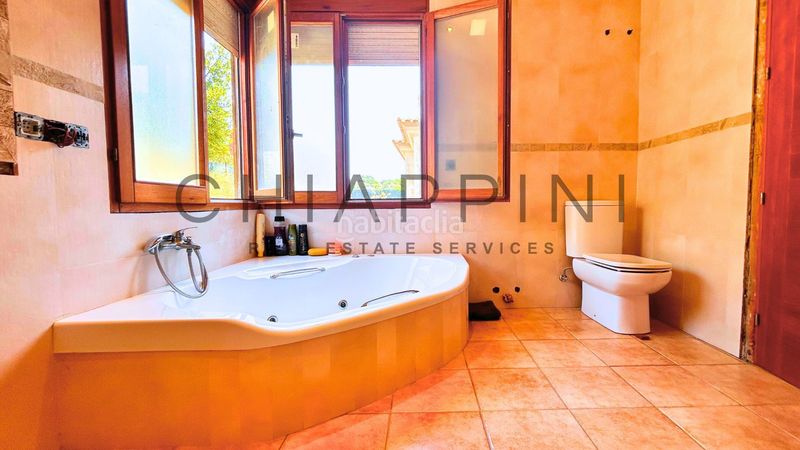Foto f92bf228-53bd-41aa-89e2-b3995320e6b7. Casa a residencial Begur-esclanyà Begur