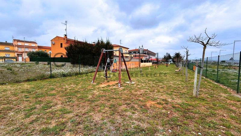Foto c2cf6d65-9c41-468b-93cc-f4f0100692b0. Local comercial a Pont de Molins