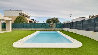 Xalet a Gurb. Villa de obra nueva