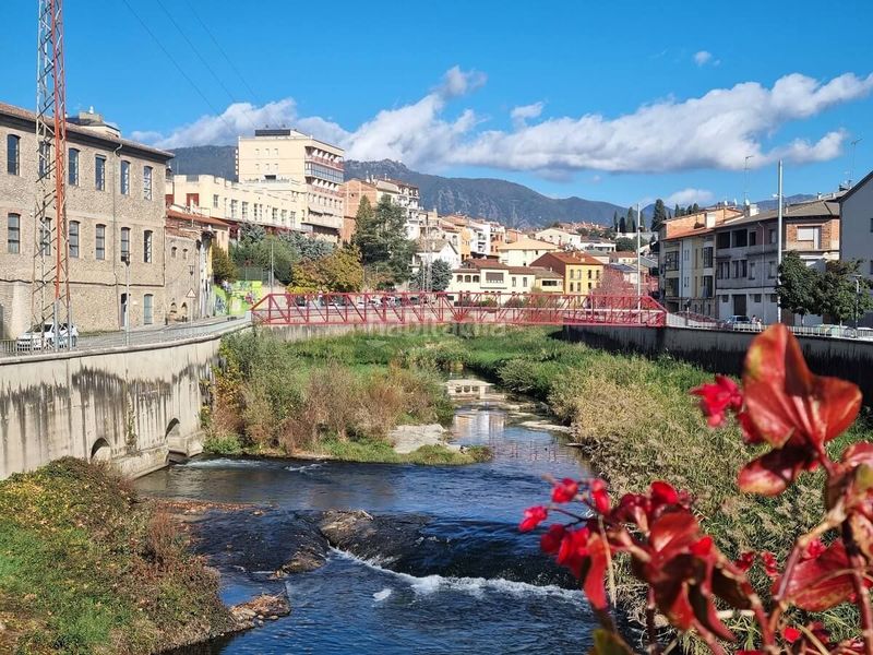 Foto 822a13c1-81dc-42bf-980e-b52b21063fa4. Casa adossada amb calefacció a Torelló