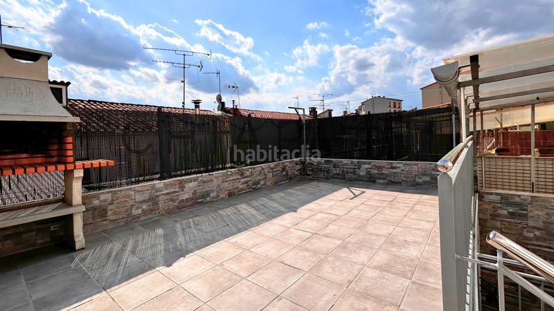 Foto 31a57928-610a-475e-8c56-b2a90b927773. Casa adosada  con terraza en Torelló