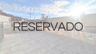 Reihenhaus in Torelló. Casa adosada con terraza