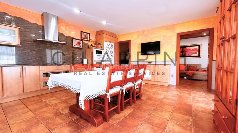 Foto a151f663-cac8-4263-a048-3b10a597c2d3. Casa adossada amb calefacció a Manlleu