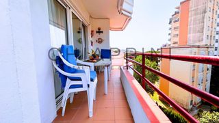 Apartamento en Fenals. Apartamento con vistas al mar