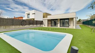 Chalet en Gurb. Villa de obra nueva