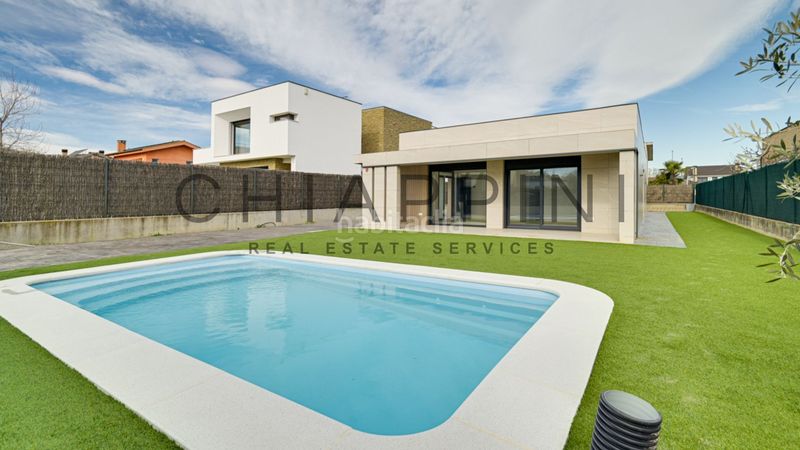 Foto ab7195ca-07de-4b1b-9479-0bd00af9689c. Chalet villa de obra nueva en Gurb