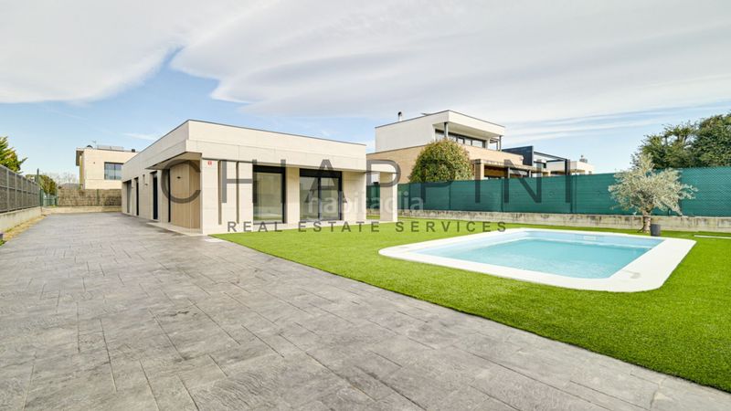 Foto b76d4250-8911-4691-93ba-d9613d944d64. Chalet villa de obra nueva en Gurb