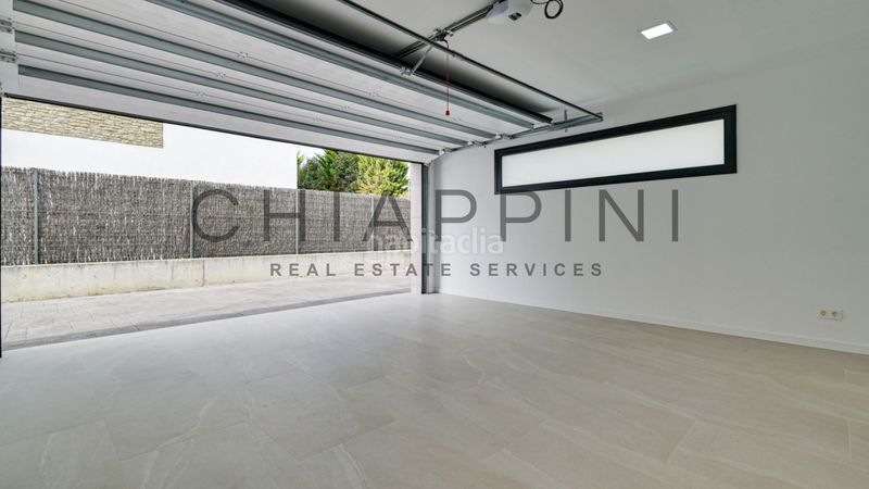 Foto e5dea4b4-8284-46ff-9eec-e48681cb944f. Chalet villa de obra nueva en Gurb