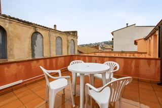 Masia a Centre. Casa reformada en 3 pisos