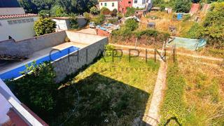 Casa a La Punxa. Casa en una sola planta con jardin