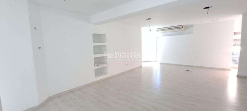 Foto cf479570-984f-4c9b-8bc3-bfa173f8936f. Local comercial a Centro Ávila
