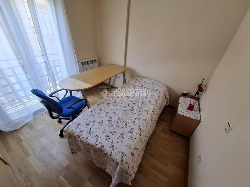 Foto 6f08a9e4-9dee-42b6-9348-d5f5ee2caf29. Doppelhaus mit heizung parking in Sur Ávila