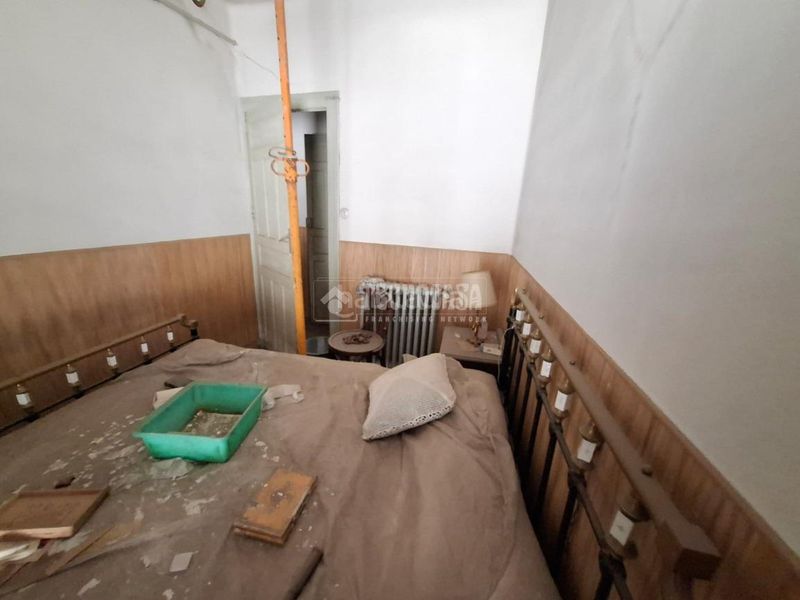 Foto 2f9f2d81-dee2-429f-8925-930d7266b00c. Casa aparellada amb aparcament a Sur Ávila