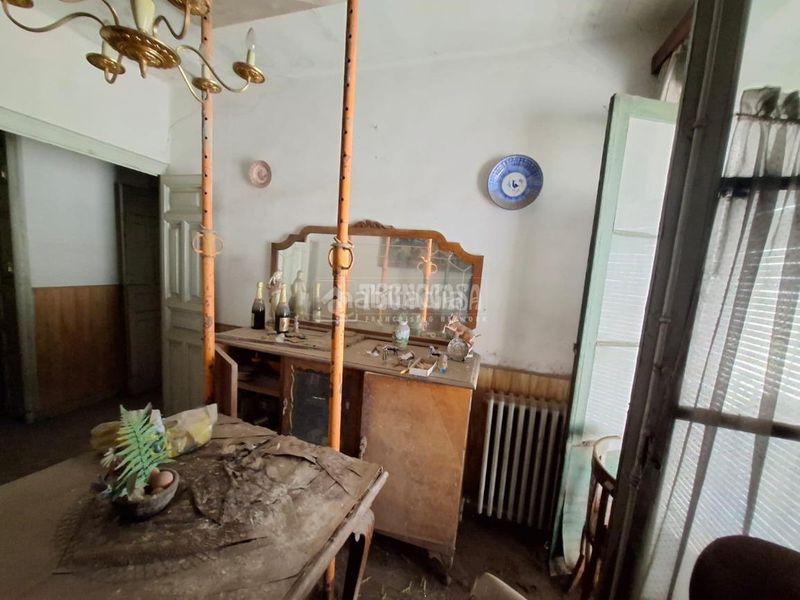 Foto 84c3bb03-ec1b-4c9a-8aaa-cd27d6ab5a11. Casa aparellada amb aparcament a Sur Ávila