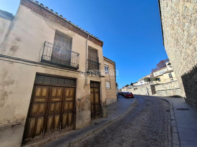 Foto a4155118-1a0d-4f49-b04d-b59ec3b4012c. Casa aparellada amb aparcament a Sur Ávila