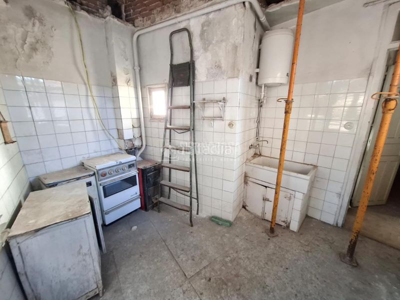 Foto b724c33c-39ea-4c4d-b919-e8ca4d3c7986. Casa aparellada amb aparcament a Sur Ávila