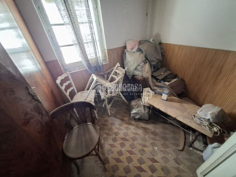 Foto f3cd4577-a3a4-4e3e-9d94-9eb6d3a2161f. Casa aparellada amb aparcament a Sur Ávila