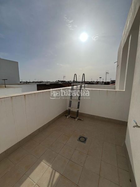 Foto 15989690-42e1-4162-a1ab-9ef1c35c9a17. Casa amb calefacció a Mairena del Alcor