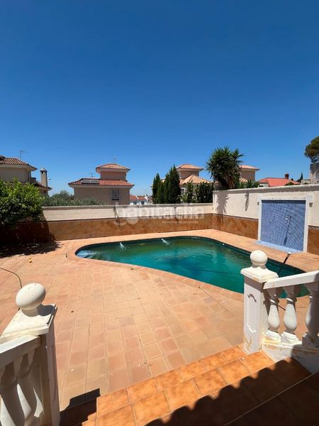 Foto b36d2788-9d6e-4a9f-85af-6d9105148ff6. Casa a Oromana Alcalá de Guadaira