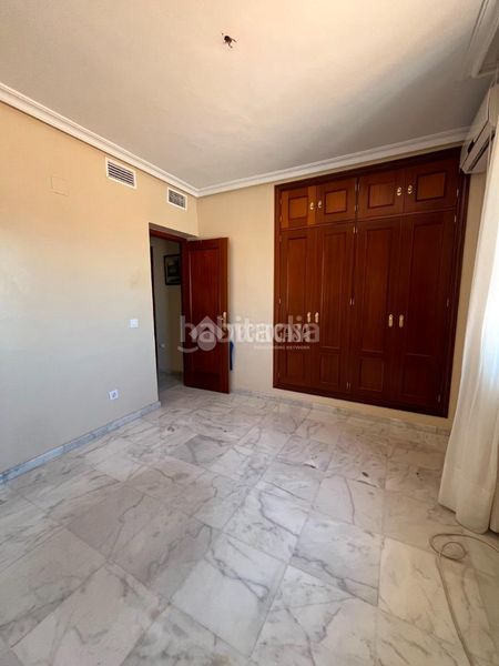 Foto d178603f-2f7b-46d6-b7da-087993e5b123. Casa a Oromana Alcalá de Guadaira