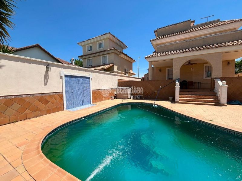 Foto f9cd6ed2-c9aa-4ee4-9e68-cd161424eca8. Casa a Oromana Alcalá de Guadaira