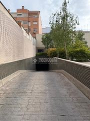 Aparcament cotxe a Comillas. Boxplaza de garaje en venta en madrid