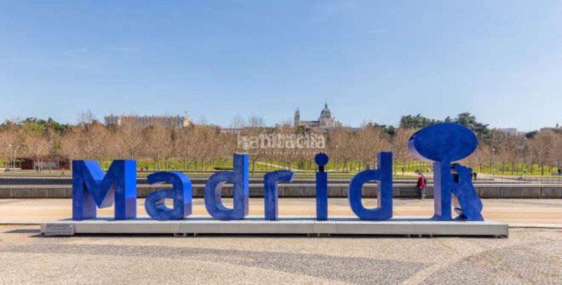 Foto 86bd1b7d-f4c2-42b7-8709-0aaa58d9602c. Terreny residencial a Comillas Madrid
