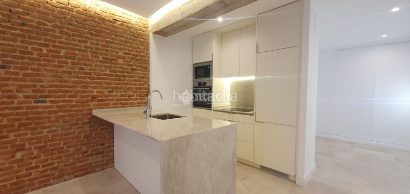 Foto bf6a8f0f-731e-4ae7-8546-d86da466e737. Piso  en venta en Comillas Madrid
