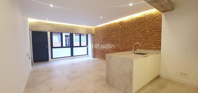 Foto d6972e18-42d0-4df8-8076-d4ca877edb88. Piso  en venta en Comillas Madrid