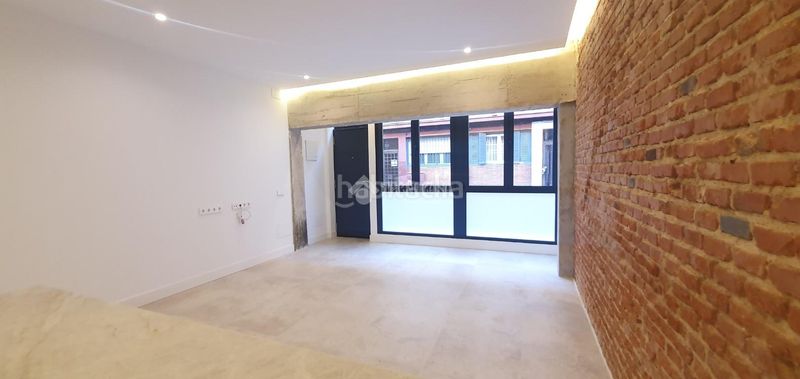 Foto f048a5f1-9105-436f-819b-d33139651971. Piso  en venta en Comillas Madrid