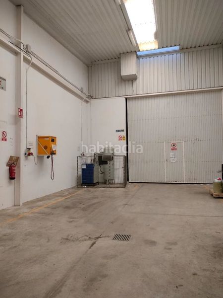 Foto fe70b2fb-fcab-425c-8191-6cd516116e21. Local comercial a Vélez - Rubio