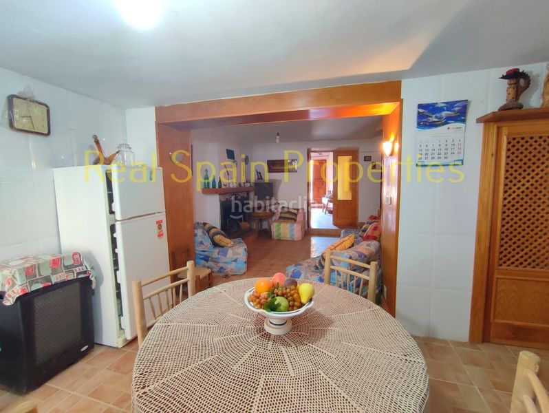 Foto 181baf7b-ef2b-4a2b-99f5-dc85e75d6cc6. Casa adosada en María