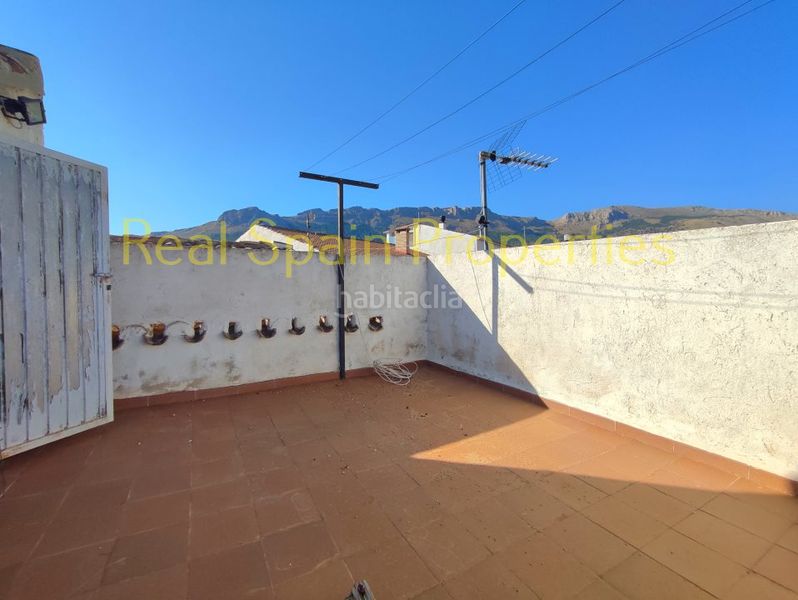 Foto f3f44e2c-ff72-44d6-ac64-0bf35c4098bf. Casa adosada en María